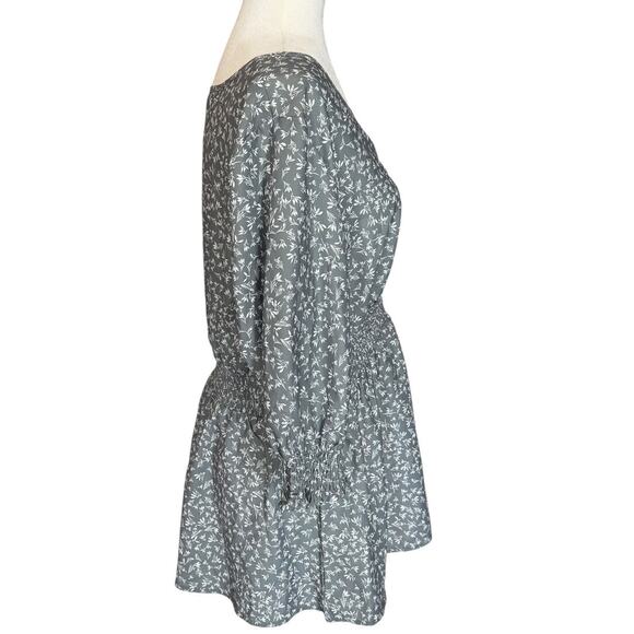 BloomChic 1X Blue Floral V-Neck Tunic Top Smocked Waist 3/4 Sleeve US 14–16 - Picture 6 of 8